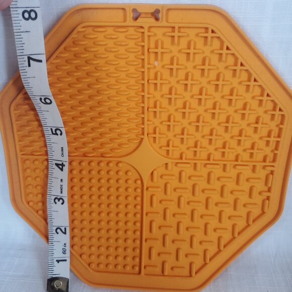 Pet Licking Mats 2 Dog Paw 2 Hexagon 3 Square New - Picture 12 of 13